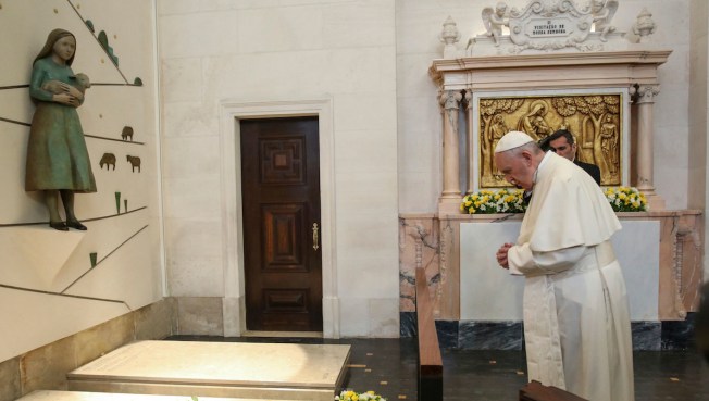 Pope Francis creates new children saints on visit to Portugal holy site