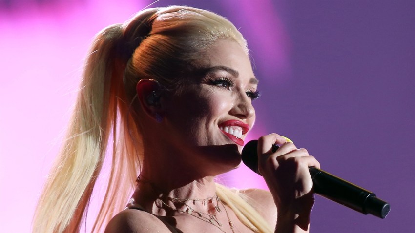 190715_3988624_Gwen_Stefani_Surprises_Little_Girl_By_Giving_1200x675_1571135555504.jpg