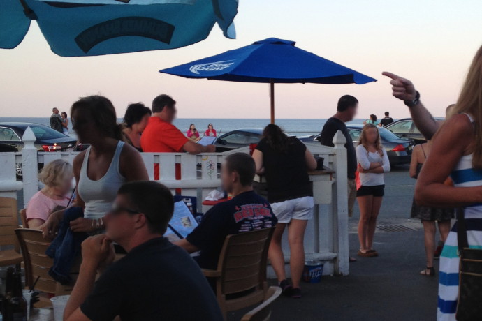 Barefoot Bob S Beach Grill In Hull Has Apparently Closed NBC Boston   BarefootBobsOutdoor 