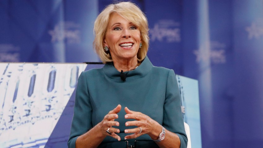 Betsy-Devos1