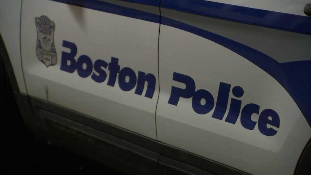 波士顿警方称，在波士顿刺伤案后，布罗克顿男子被逮捕