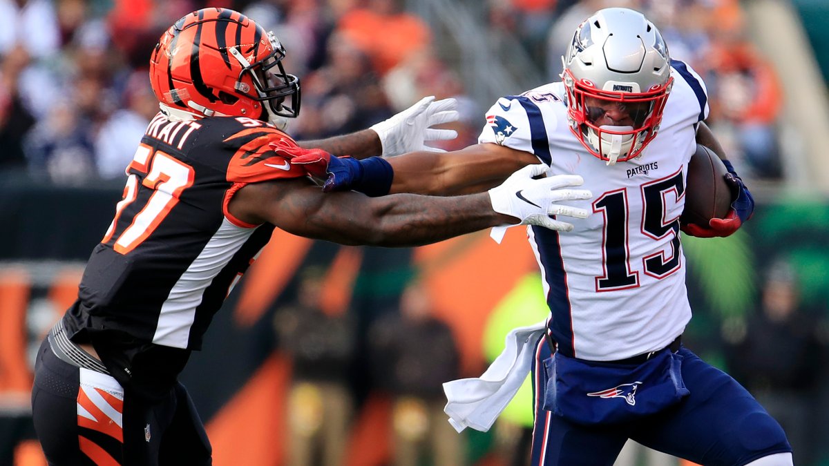 Patriots clinch 11th straight playoff berth by beating Bengals