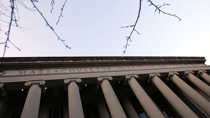 56904879JR004_MIT_Campus