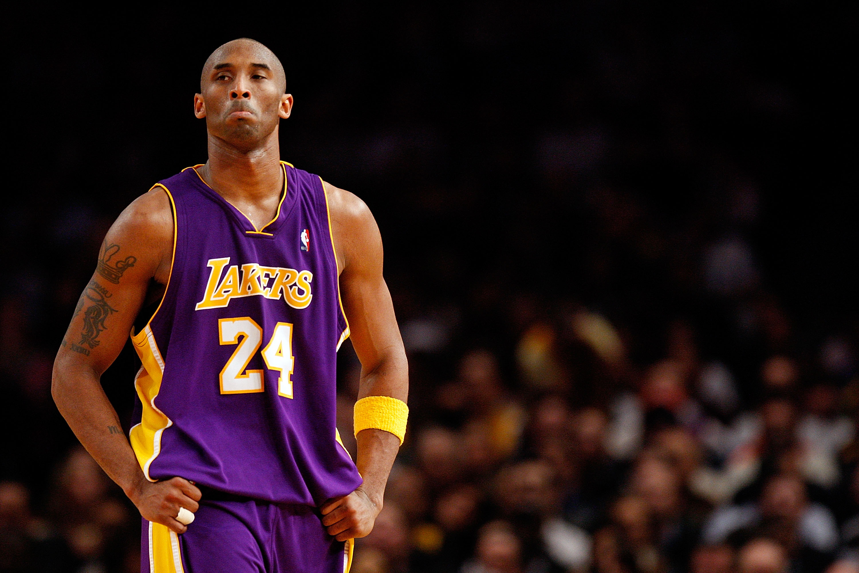 Kobe Bryant's 2000 Lakers NBA title ring, game-worn shoes & more