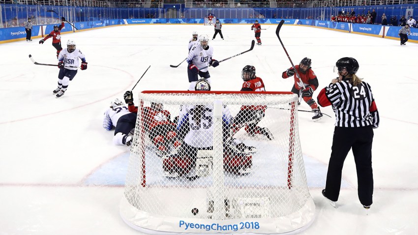 775095604MD00033_Ice_Hockey