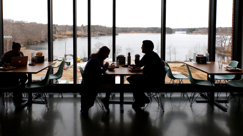 University of New England students dining