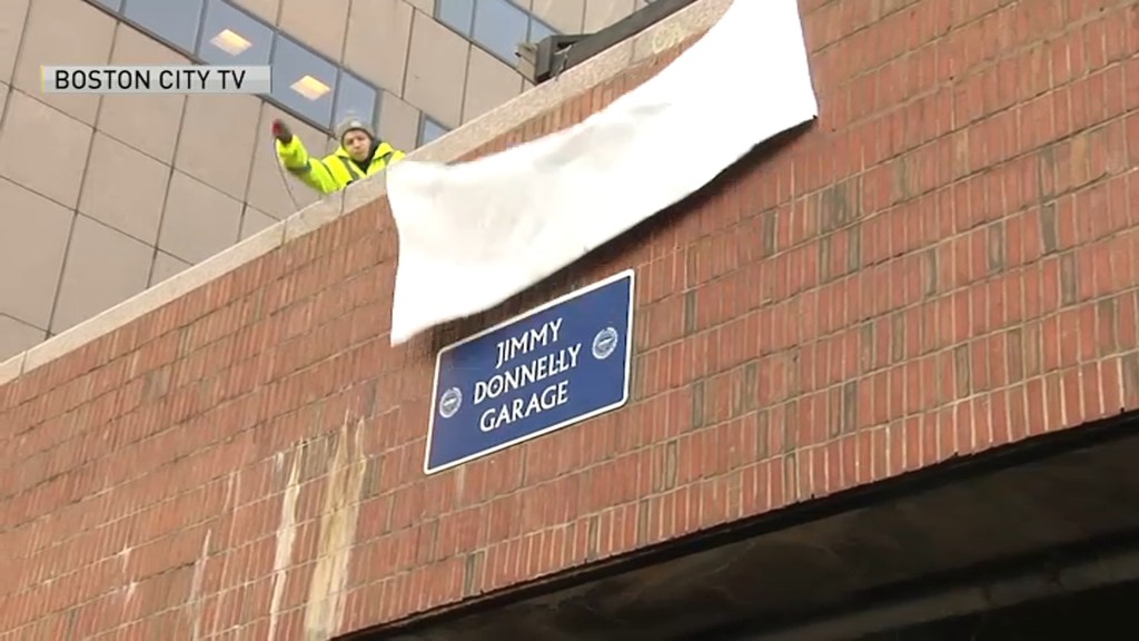 Https Www Nbcboston Com Entertainment Late Night On Nbc Tonight Jj Watt Jimmy Fallon Get Their Feelings Hurt Eating Spicy Wings 2070019 Https Media Nbcboston Com 2019 09 Screen Shot 2020 01 31 At 2 09 51 Am Png Fit 1024 2c570 Tonight Jj