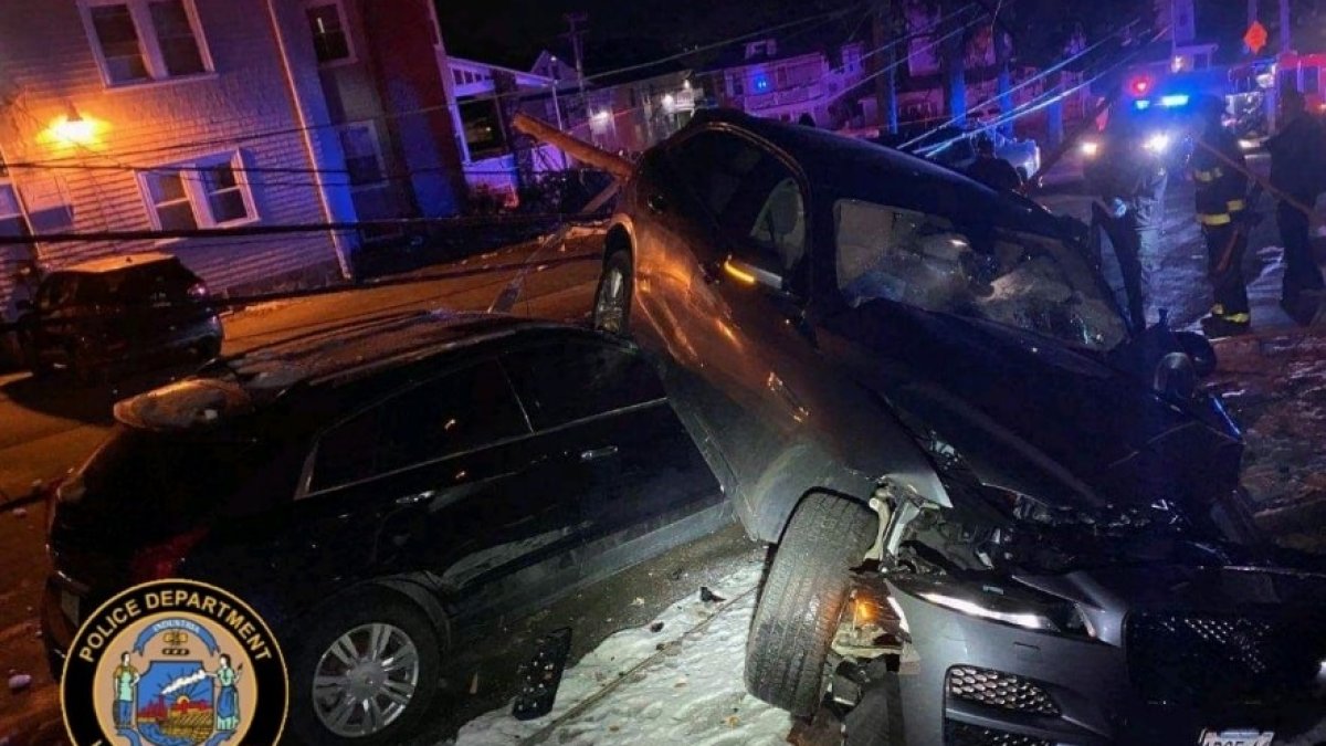 2 Injured in Overnight Crash in Lawrence – NBC Boston