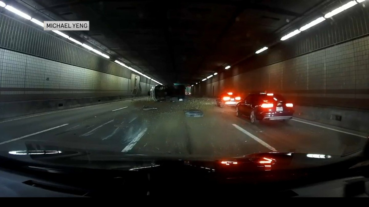 Overturned Dump Truck Spills Gravel Inside O’Neill Tunnel, Causing Delays NBC Boston