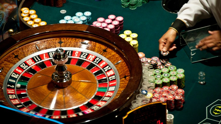 What is the size of a casino craps tables