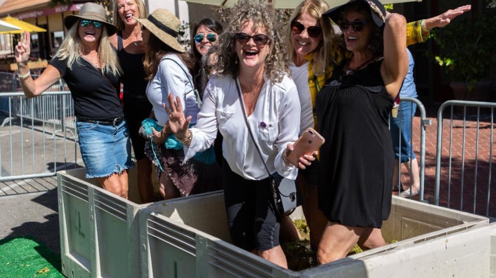SOLVANG-STOMP-2018-happy women stompers-5828-crop