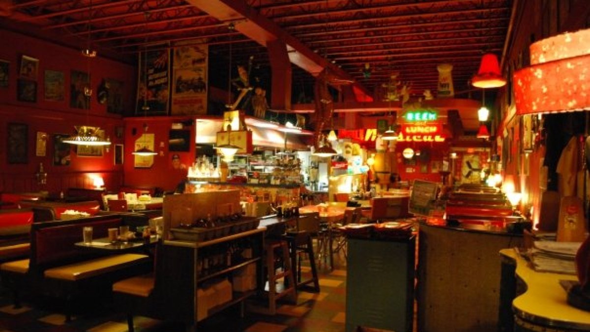 Friendly Toast in Portsmouth, NH temporarily closed after deer smashes through window