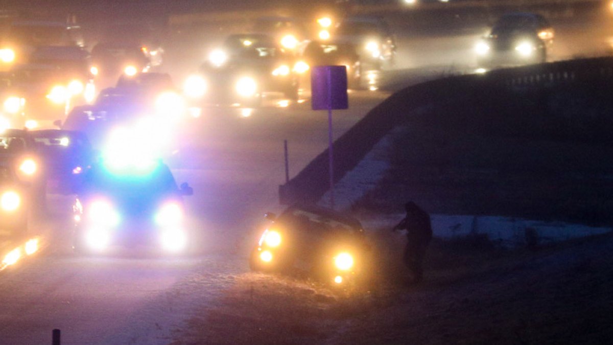 Numerous Crashes Reported Amid Slippery Morning Commute – NBC Boston