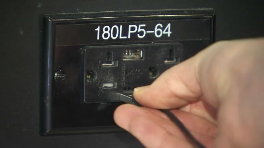 The FCC is warning people about plugging into free, public USB ports. (Dec. 18, 2019)