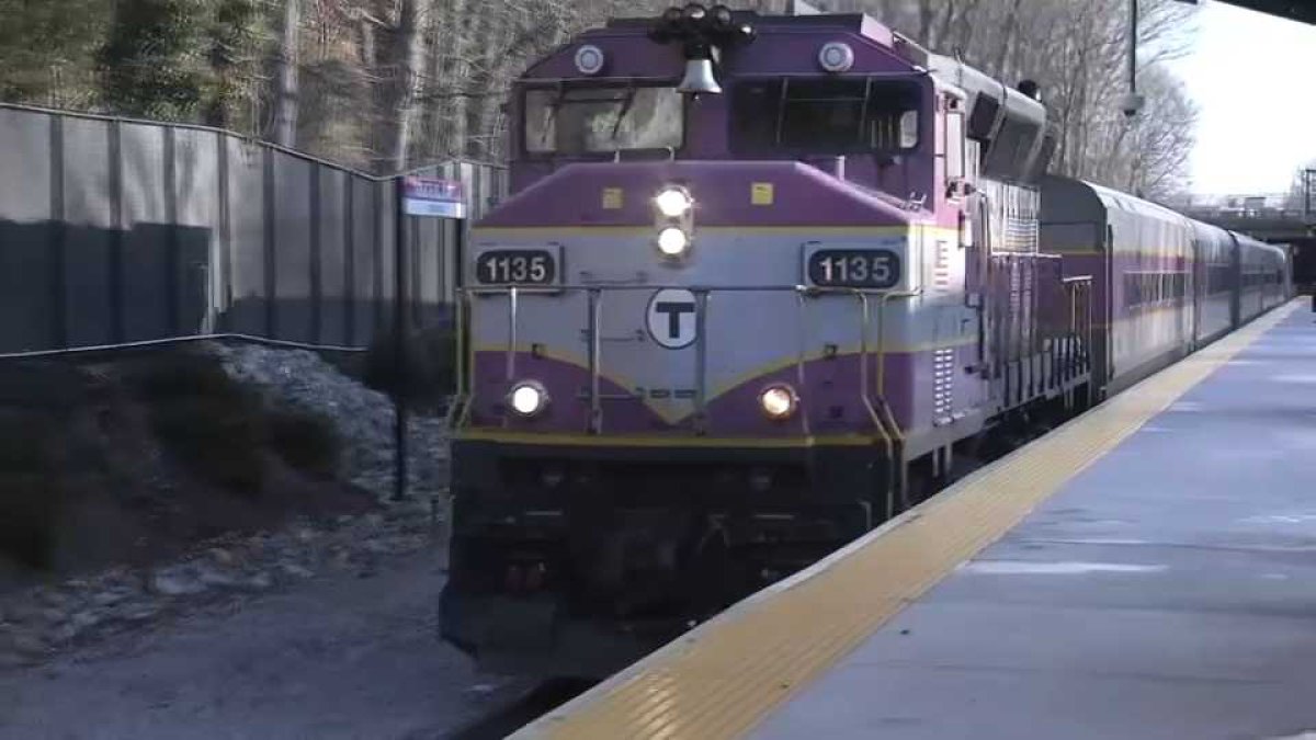 Man dead after Jeep collides with MBTA commuter train at Braintree rail crossing