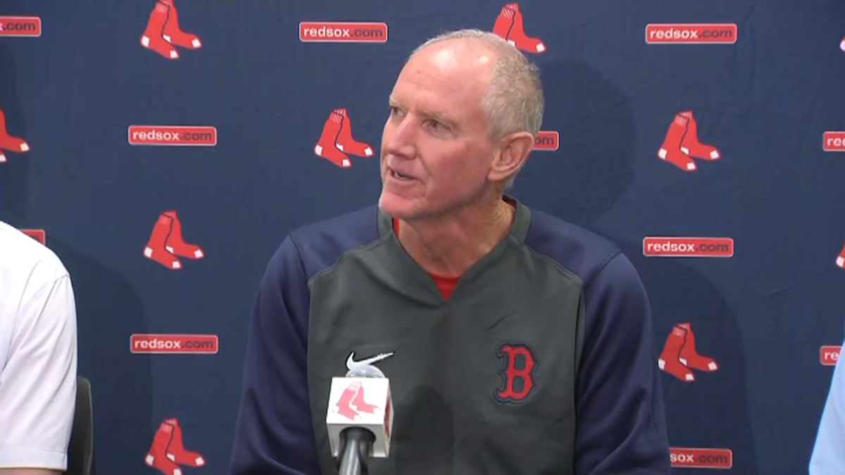 Red Sox fire manager Roenicke before final game of losing season