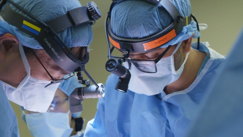 Chicago Hospital Performs Double Lung Transplant to Save COVID-19 Patient