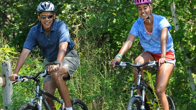 tlmd_obama_malia_marthas_vineyard_agosto_2013_vaciones_verano