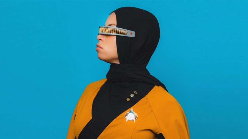 trekkiestar-trek-fan-adds-hijab-to-uniform-today-main-190724_92c86ff2b326fe59f15147491fc50b51.fit-2000w