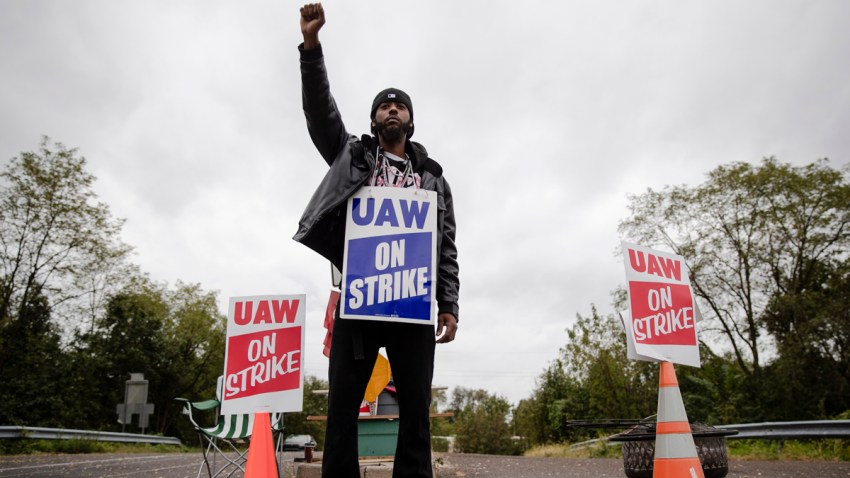 APTOPIX GM Strike Agreement