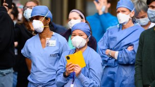 Medicale professionals wearing masks