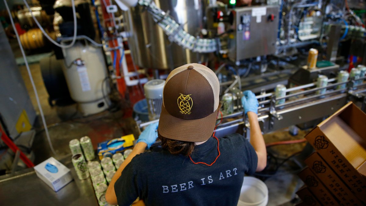 Night Shift Brewing in Everett uses artificial intelligence to create new  craft beer - Boston News, Weather, Sports