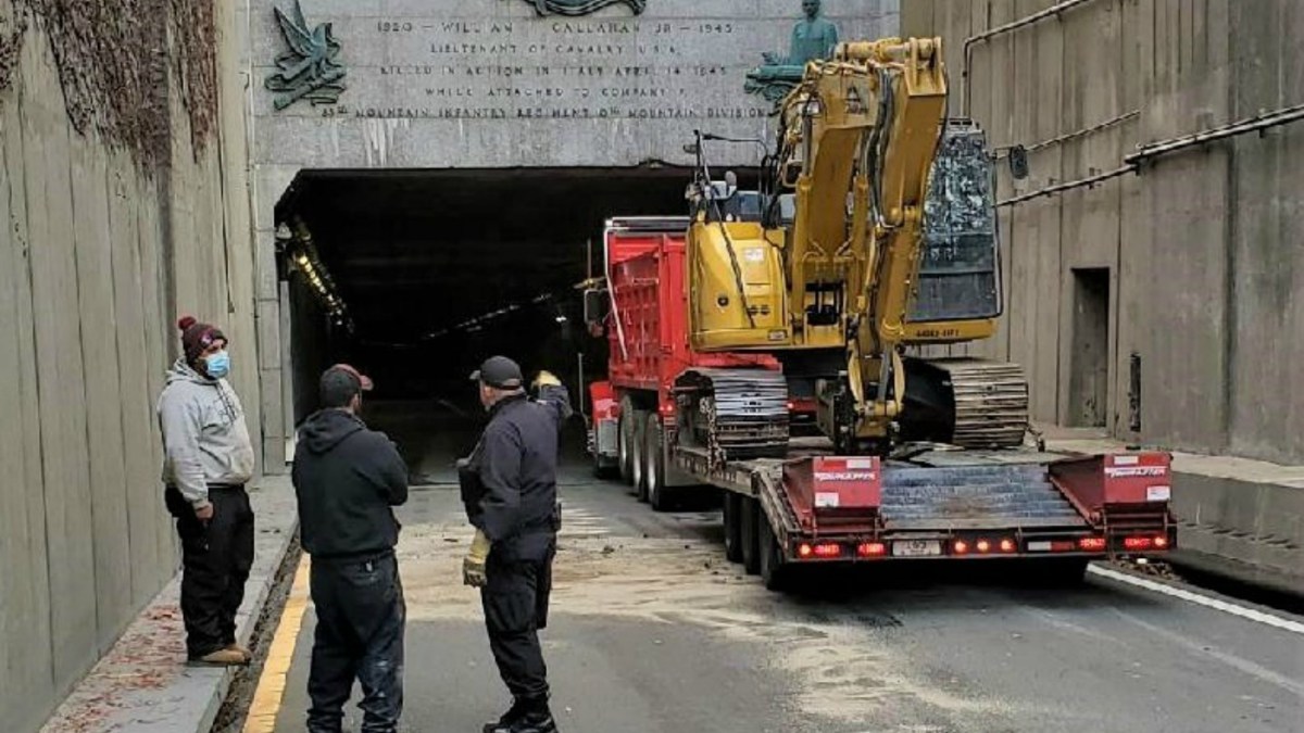 Callahan Tunnel Boston: Stuck Backhoe Causes Delays – NBC Boston