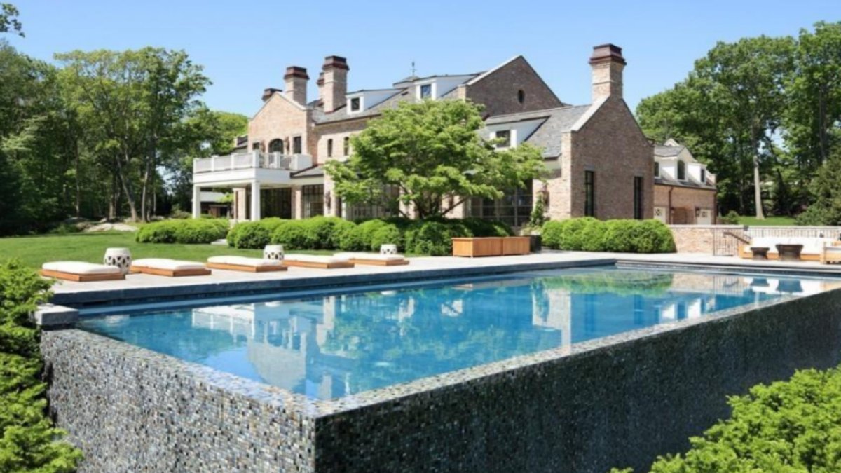 Tom Brady puts finishing touches on luxury mansion where he'll