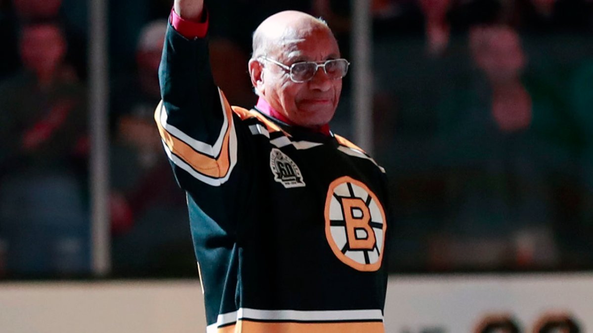 Willie O'Ree honored as Bruins raise No. 22 to TD Garden rafters to honor  NHL's first Black player, 'I'm thrilled and overwhelmed' 