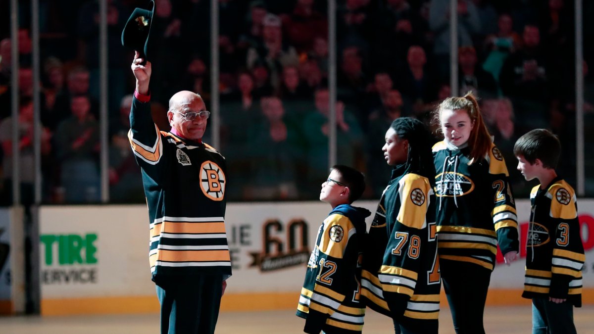 Hockey great Willie O'Ree on breaking down barriers in sports