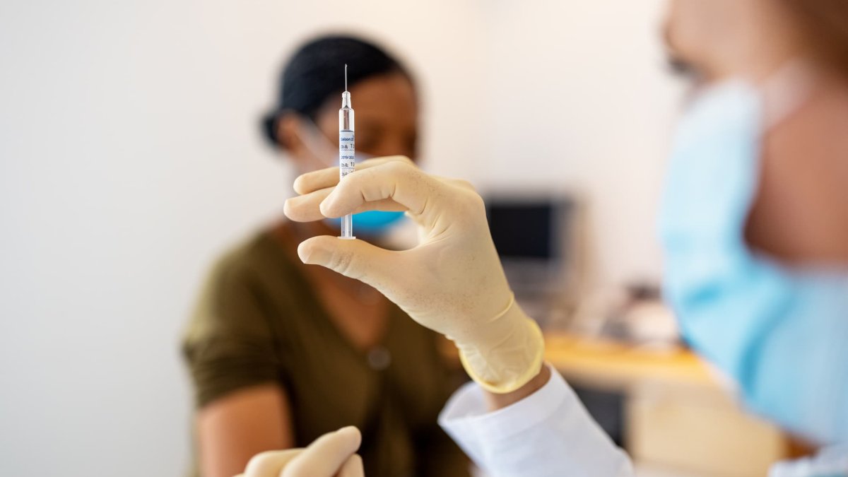 COVID-19 Vaccine Near Me: Massachusetts Gives Record Number of Doses in ...