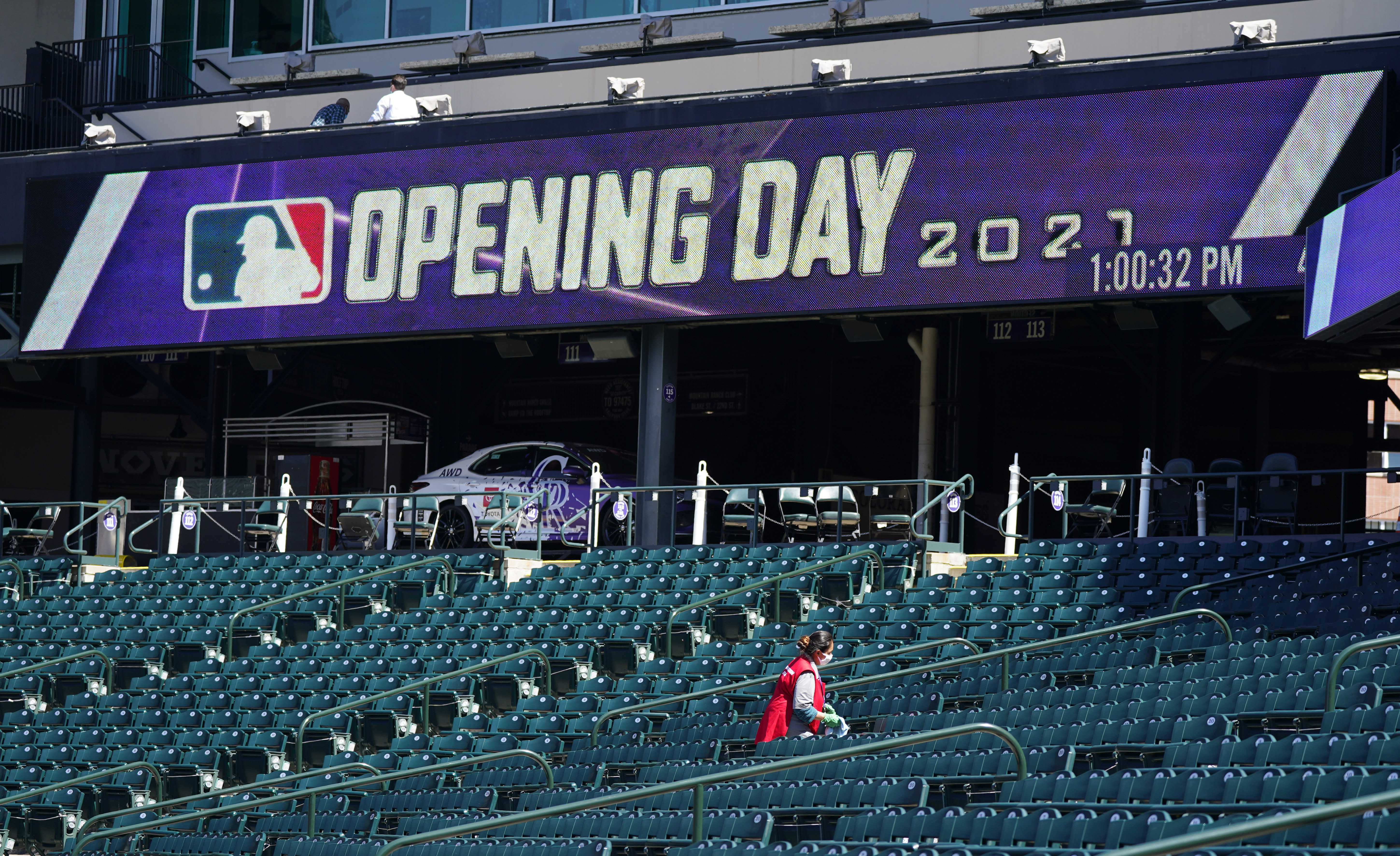 Texas Rangers allowing 100% capacity at stadium for opening day