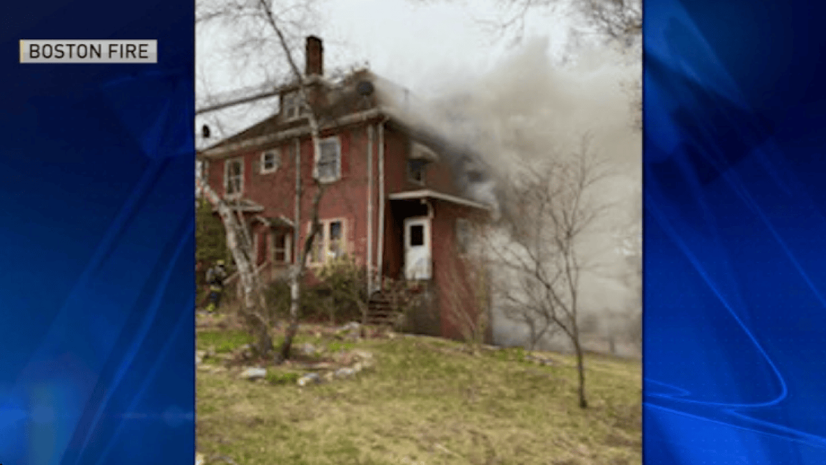 Residents Displaced by Hyde Park House Fire – NBC Boston