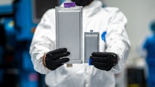Solid Power’s 22-layer, 20Ah all solid-state lithium metal cell compared to the company’s first-generation 10-layer, 2Ah cell.