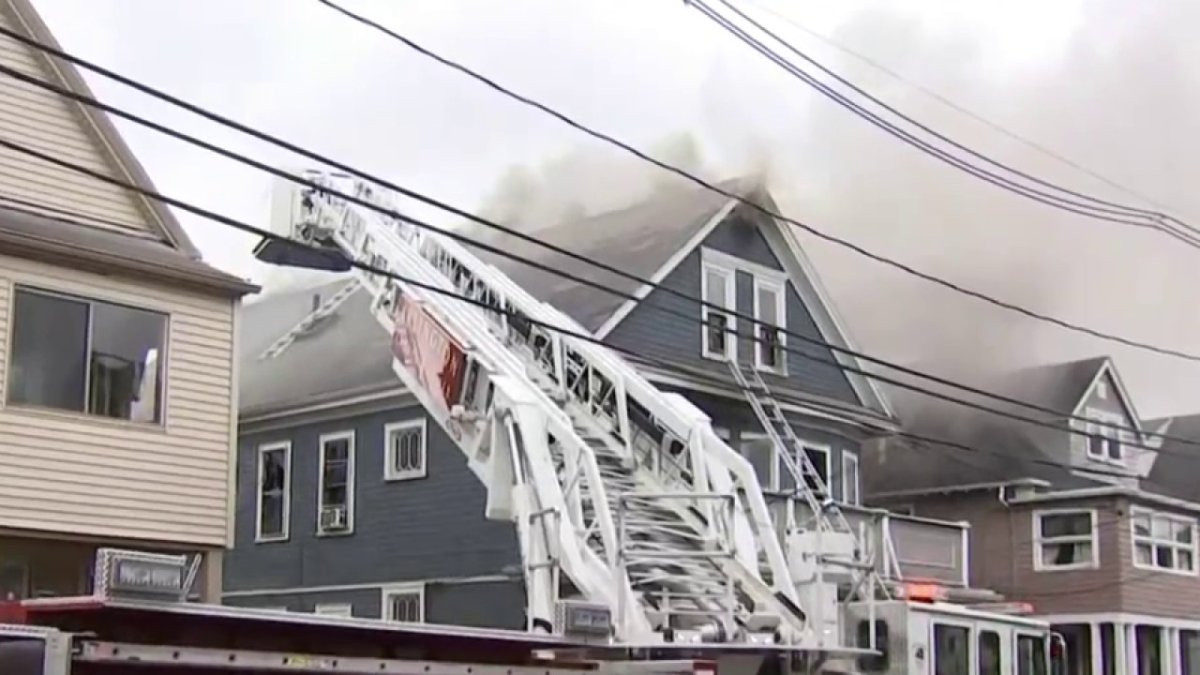 Crews Battle 3-Alarm Blaze in Arlington, Mass. – NBC Boston