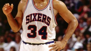 Charles Barkley #34 of the Philadelphia 76’ers smiles circa 1990 during an NBA game at the Spectrum in Philadelphia, Pennsylvania