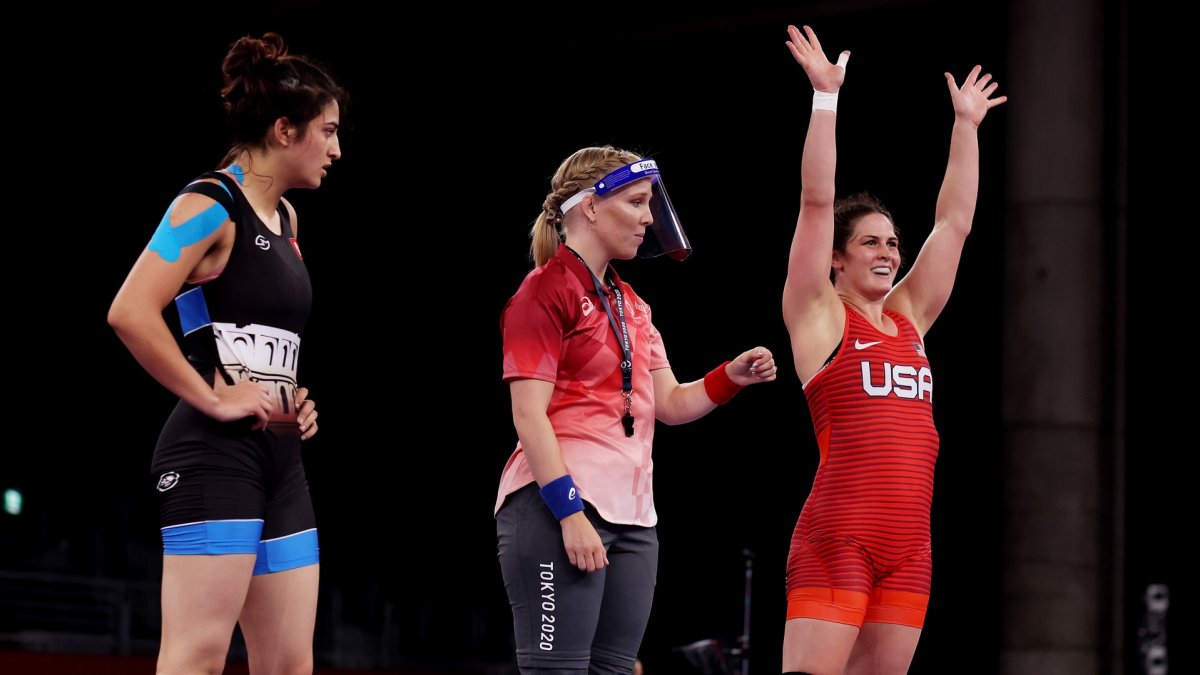 De cinci ori campioana mondială Adeline Gray ajunge la meciul cu medalia de aur – NBC Boston De cinci ori campioana mondială Adeline Gray ajunge la meciul cu medalia de aur – NBC Boston