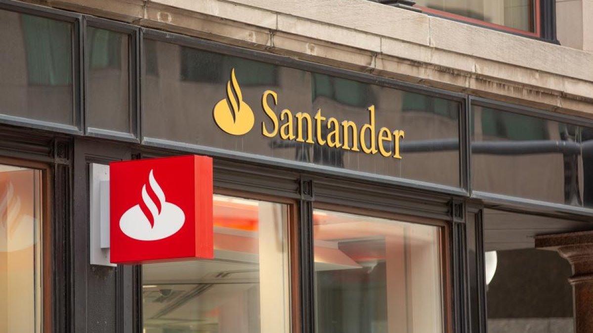 Citing Online Banking, Santander Plans to Close More Mass. Branches – NBC  Boston