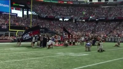 Patriots celebrate legend Julian Edelman during halftime ceremony