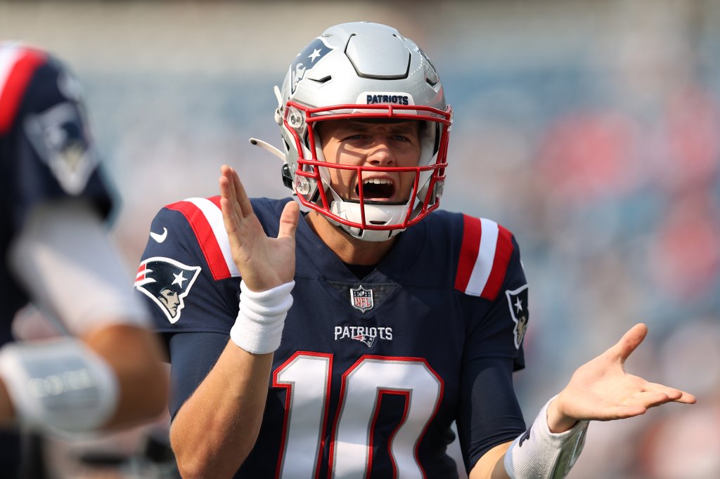 Quarterback Tom Brady of the New England Patriots looks on before News  Photo - Getty Images