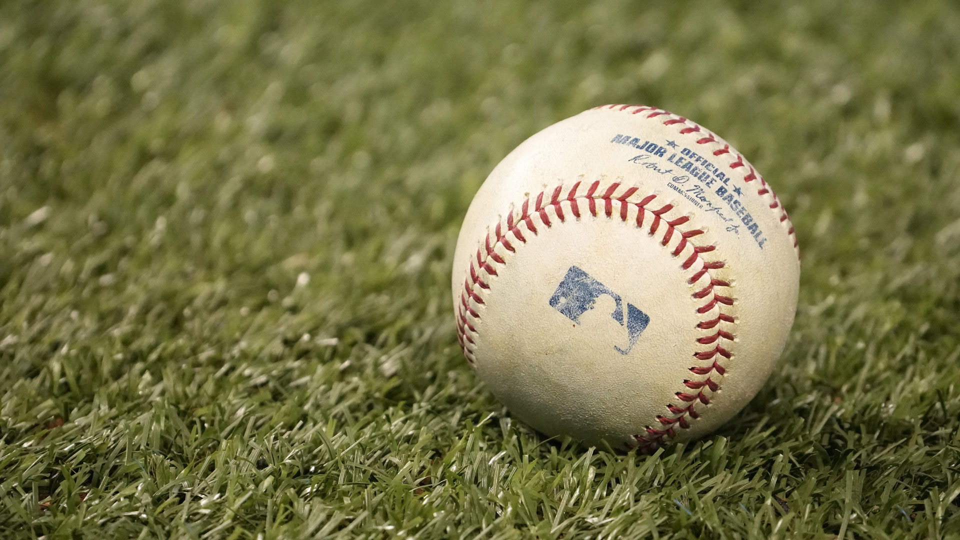 MLB Official Baseball Rules, Annotated: Equipment and Uniforms