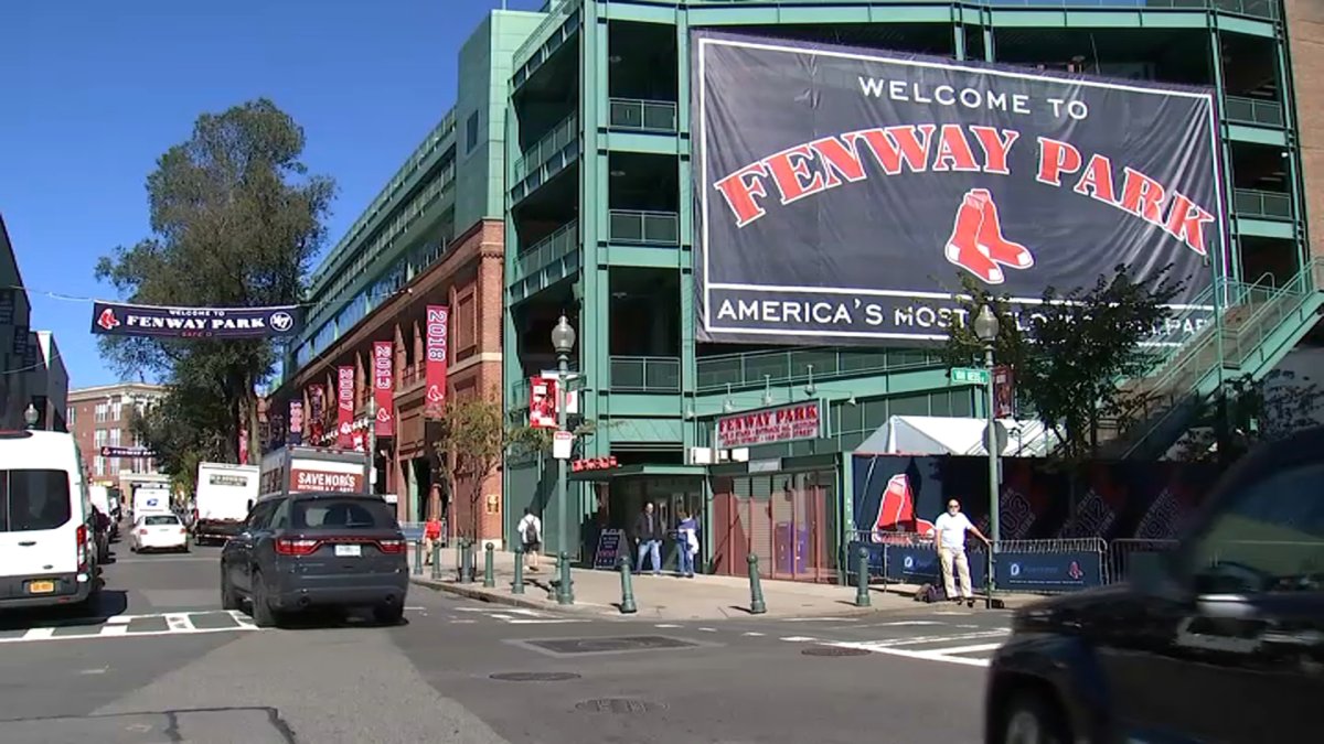 Boston Red Sox Team Store entrance, Near Fenway Park on Jer…