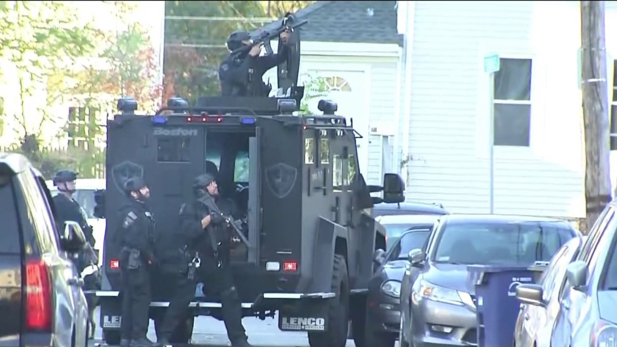 3 Boston Police Officers Shot, Suspect Killed in Dorchester Standoff ...