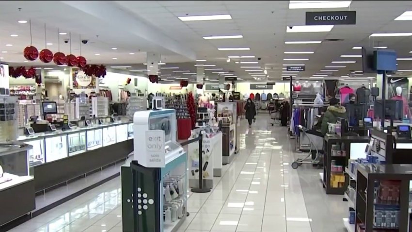 Shoppers Trickle in for Black Friday Deals