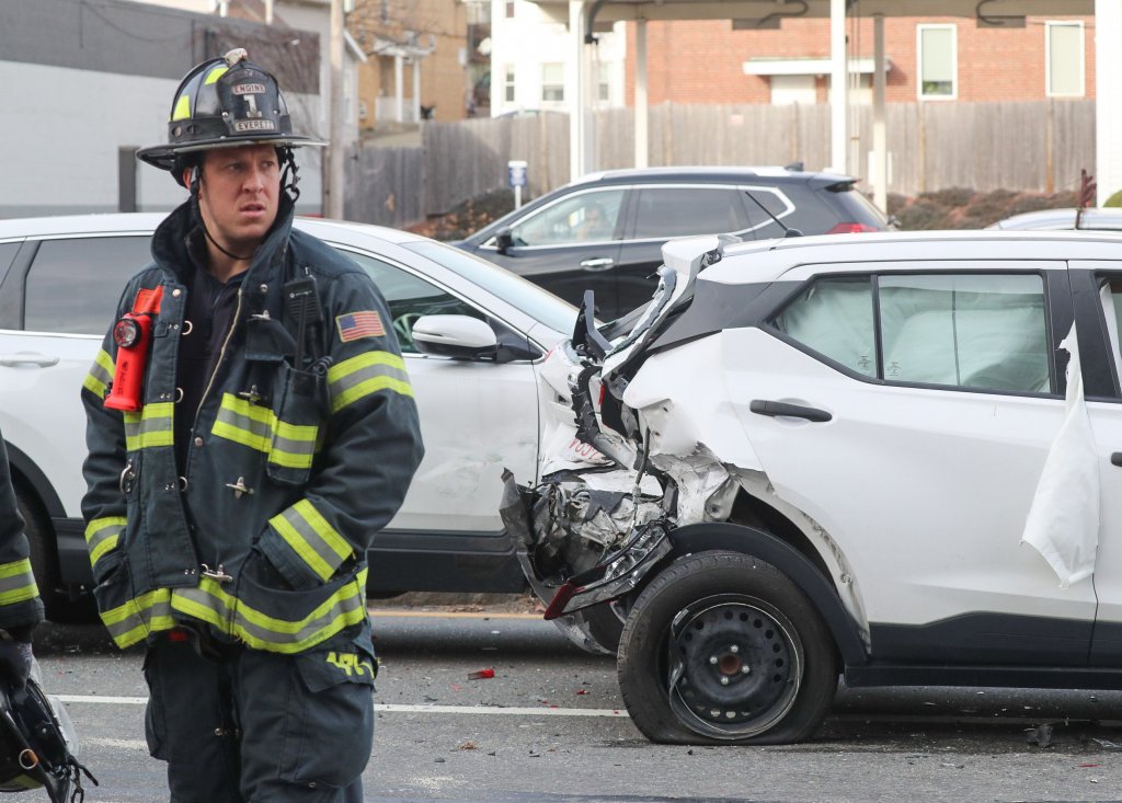 Everett Car Crash Leaves Several Hurt NECN