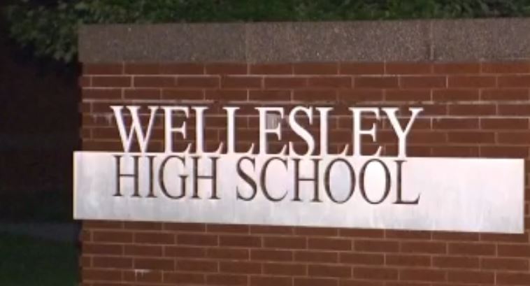 Wellesley High School Athletics Suspended Due to COVID Surge โ NBC Boston Wellesley High School Athletics Suspended Due to COVID Surge โ NBC Boston