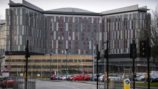 Queen Elizabeth University Hospital Patients Die From Pigeon Infection