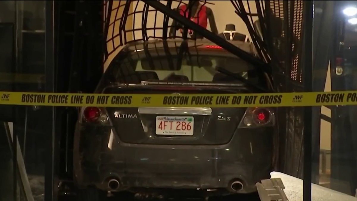 Smash & Grab Thieves Hit Luis Vuitton Shop, Crash Into Uber On Getaway 