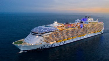 Fotografía cedida por la naviera Royal Caribbean donde se aprecia