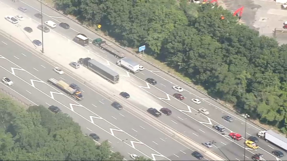 495 South Chelmsford MA Dump Truck Spills Wet Concrete, Causing Delays